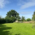 Handy For District, Detached Penruddock