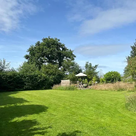Handy For District, Detached Penruddock